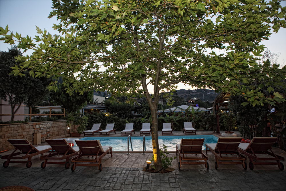 Niriides Beach Hotel Resmo Konforlar fotoğraf