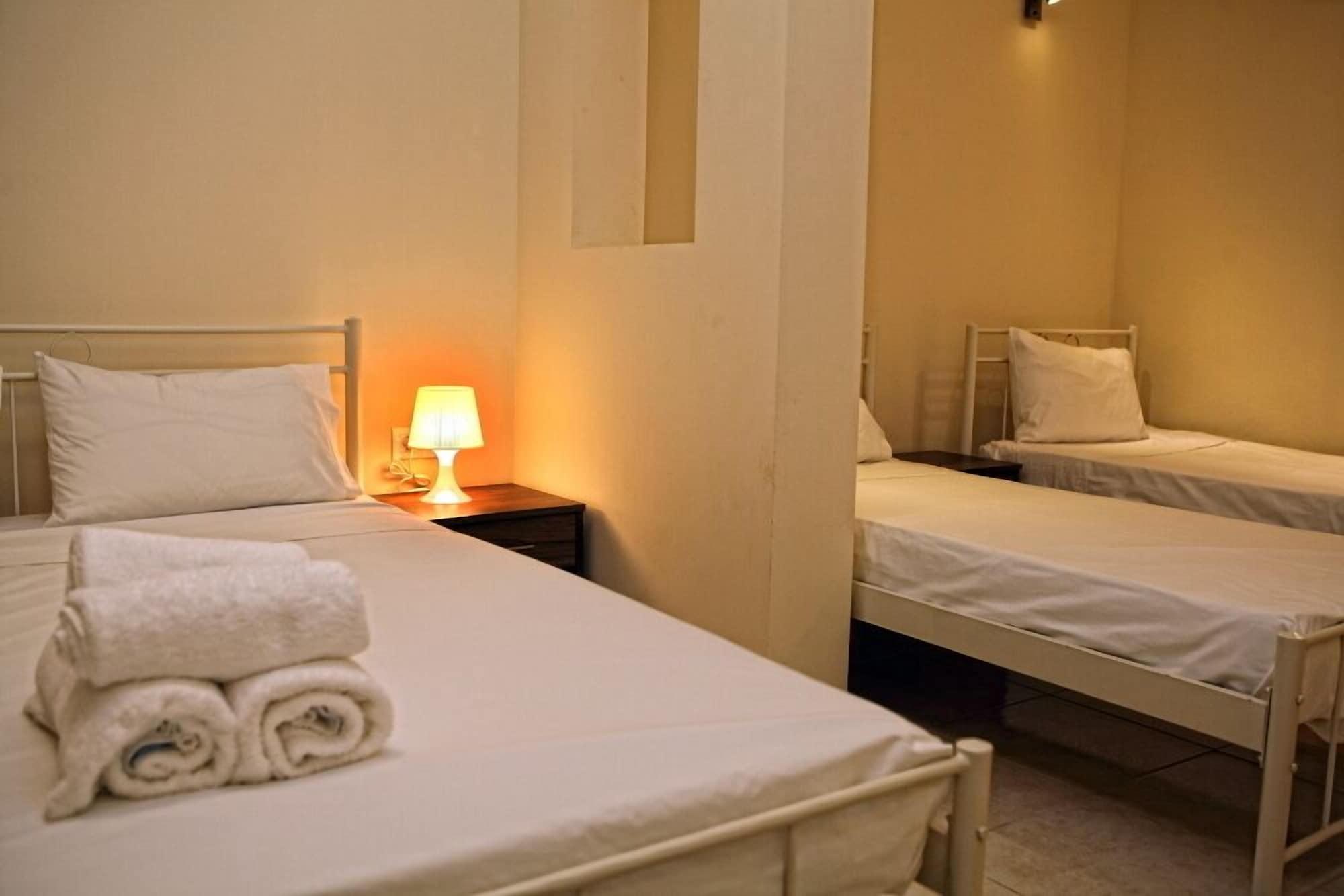 Niriides Beach Hotel Resmo Oda fotoğraf