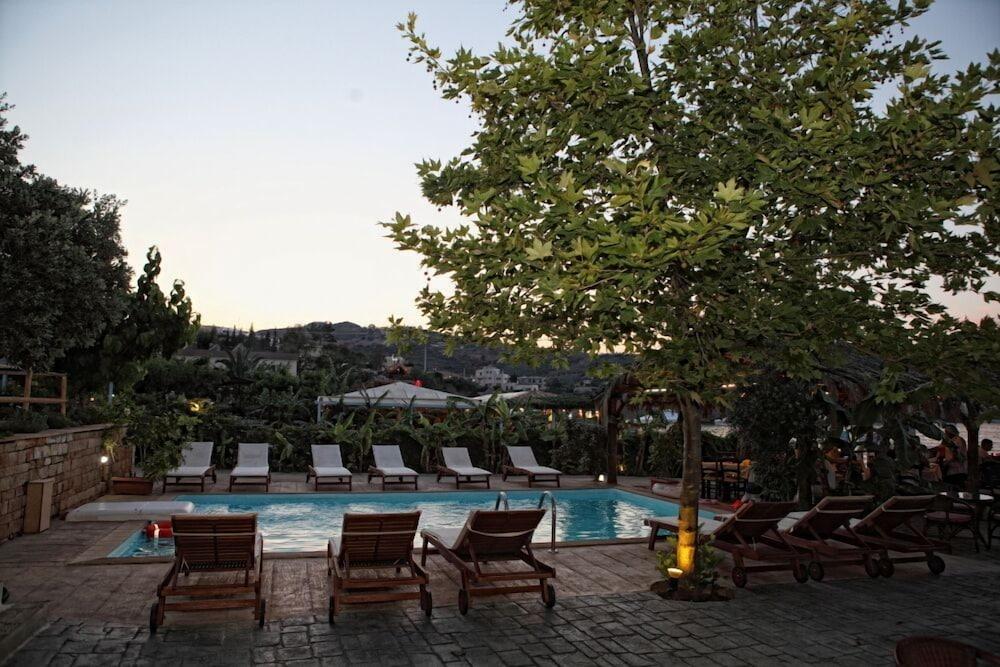 Niriides Beach Hotel Resmo Konforlar fotoğraf