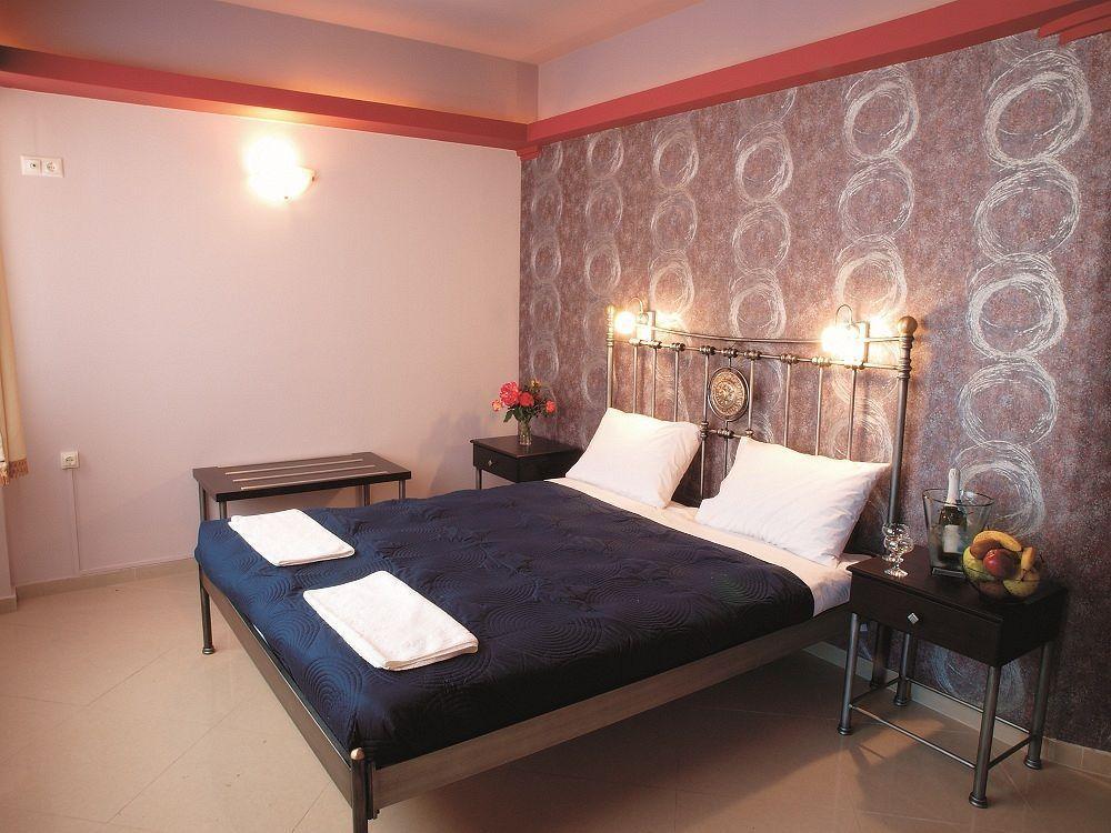 Niriides Beach Hotel Resmo Dış mekan fotoğraf