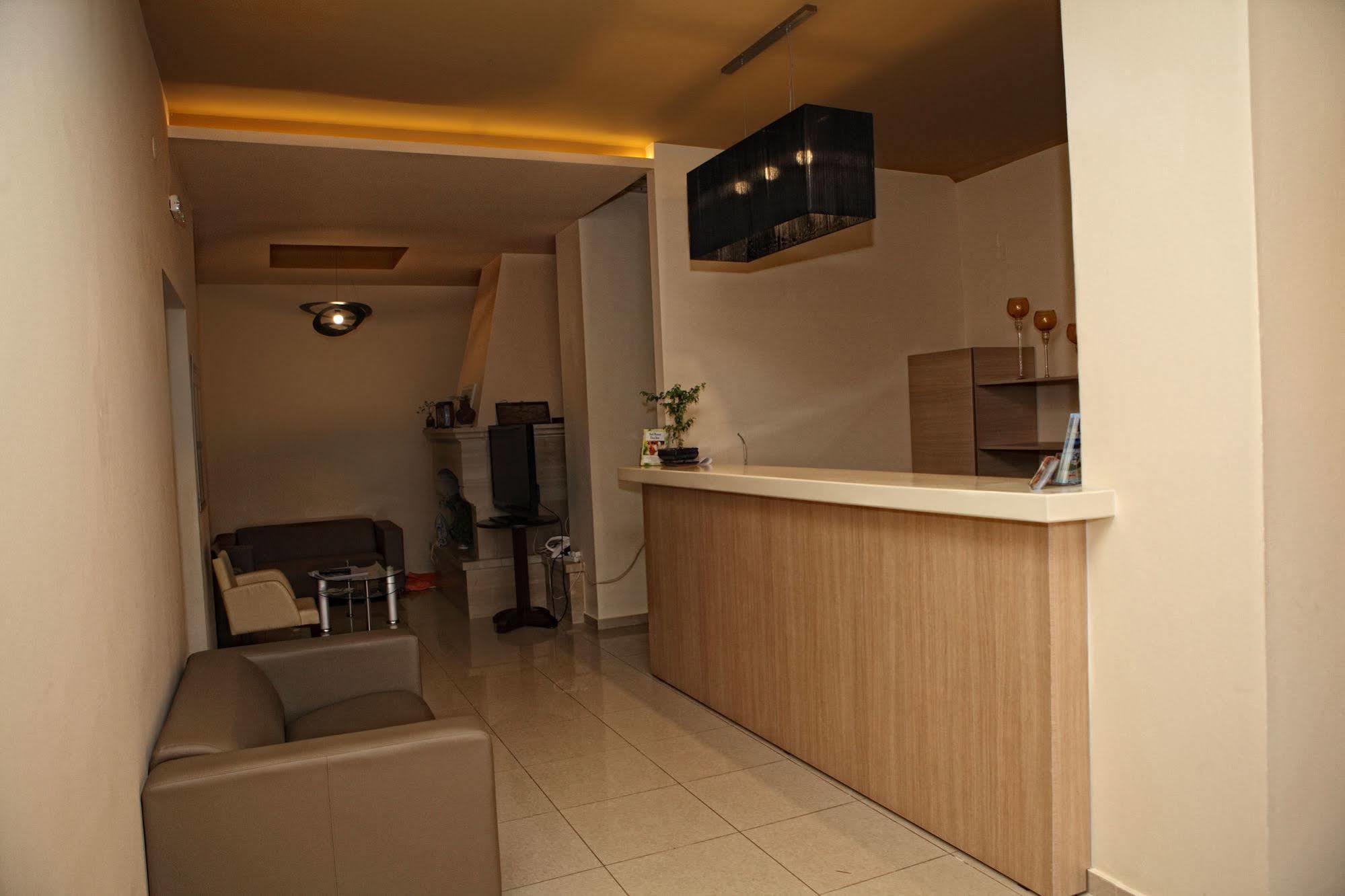 Niriides Beach Hotel Resmo Dış mekan fotoğraf
