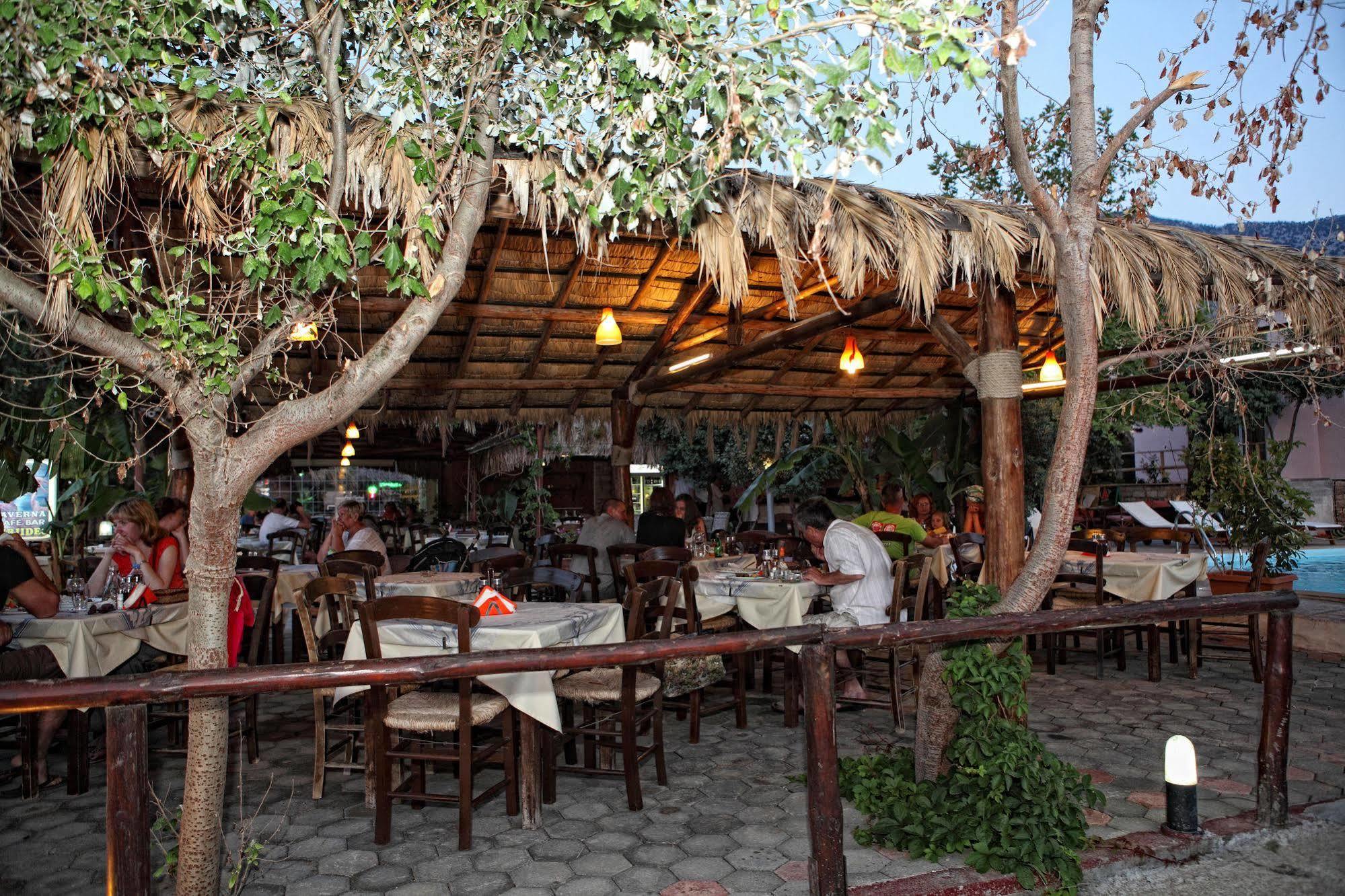 Niriides Beach Hotel Resmo Dış mekan fotoğraf