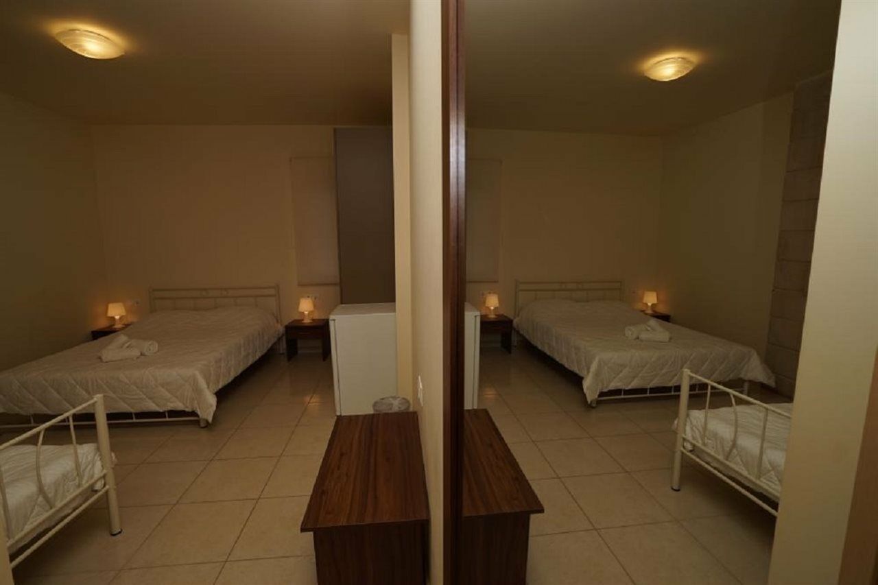 Niriides Beach Hotel Resmo Dış mekan fotoğraf