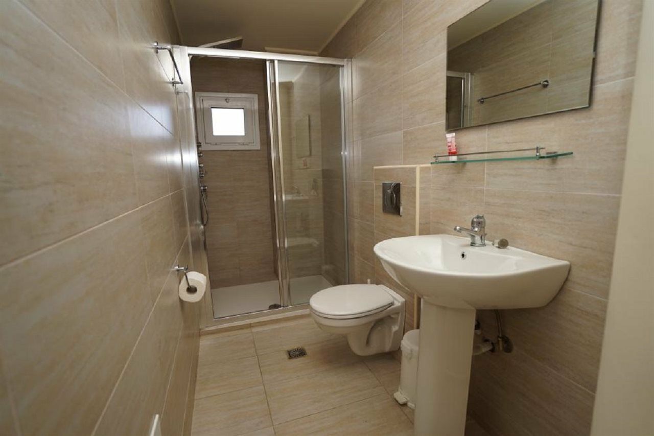 Niriides Beach Hotel Resmo Dış mekan fotoğraf